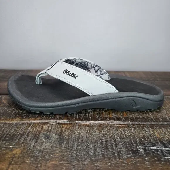 NEW OluKai Ohana Mens Size 7 Slip On Flip Flops Beach Sandals Foam Gray Black